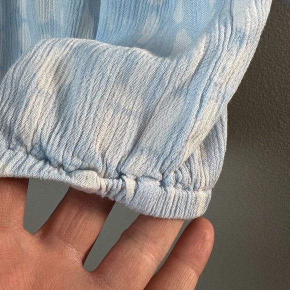 Torrid Crop Top 1X Blue White Off Shoulder V-Neck Tie Dye Gauze Lightweight - Picture 6 of 9